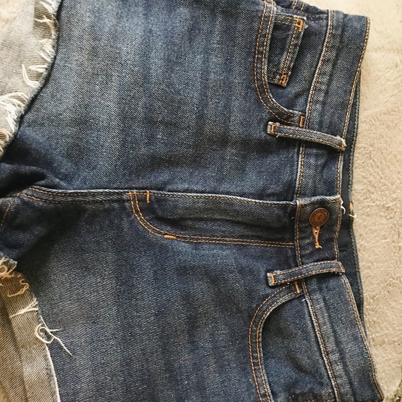 Hollister dark wash jean shorts - Picture 2 of 4